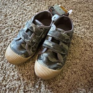 Toddler camo shoes